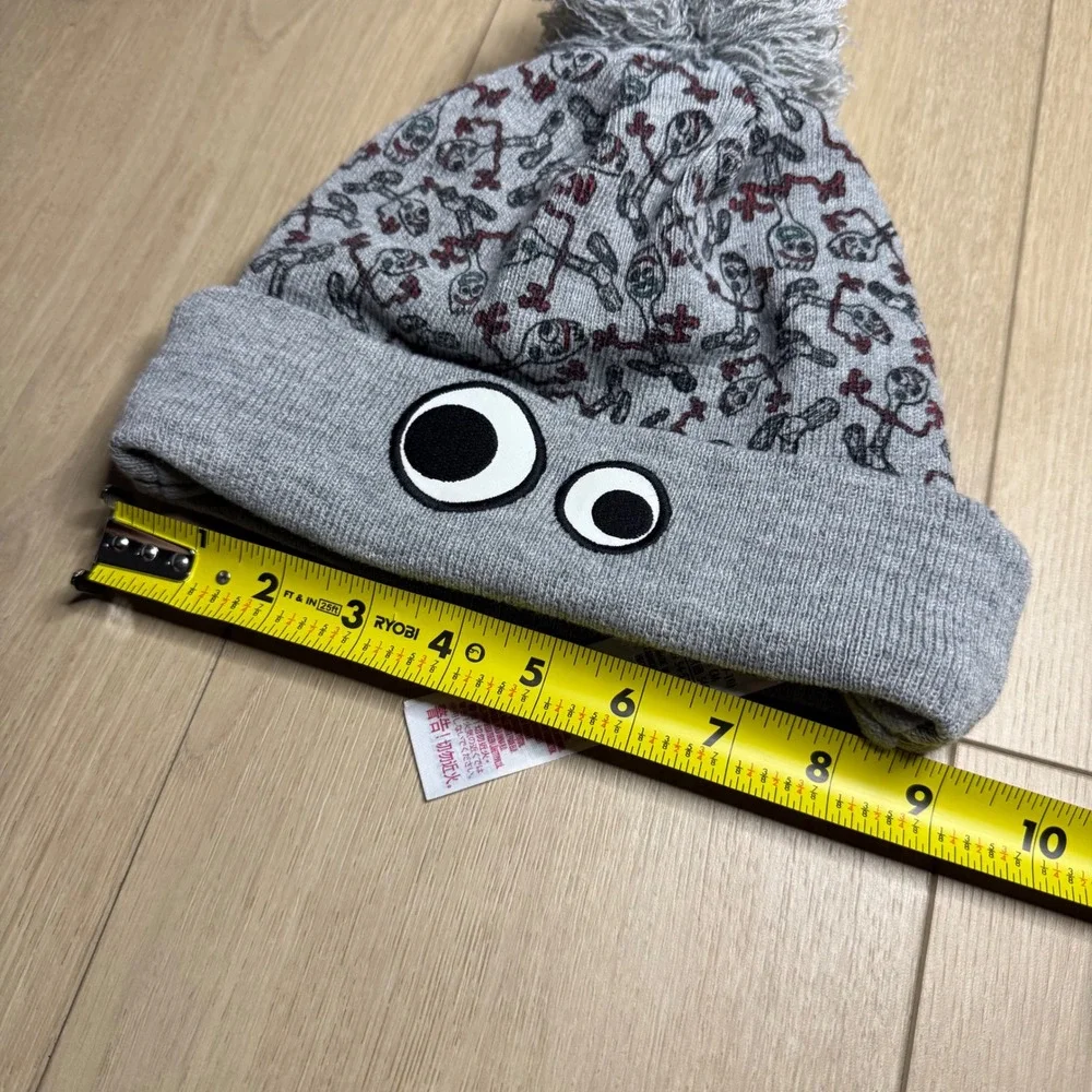 Disney Beanie Kids M/L Gray Toy Story 4 Forky Get Me Outta Here Pom Hat